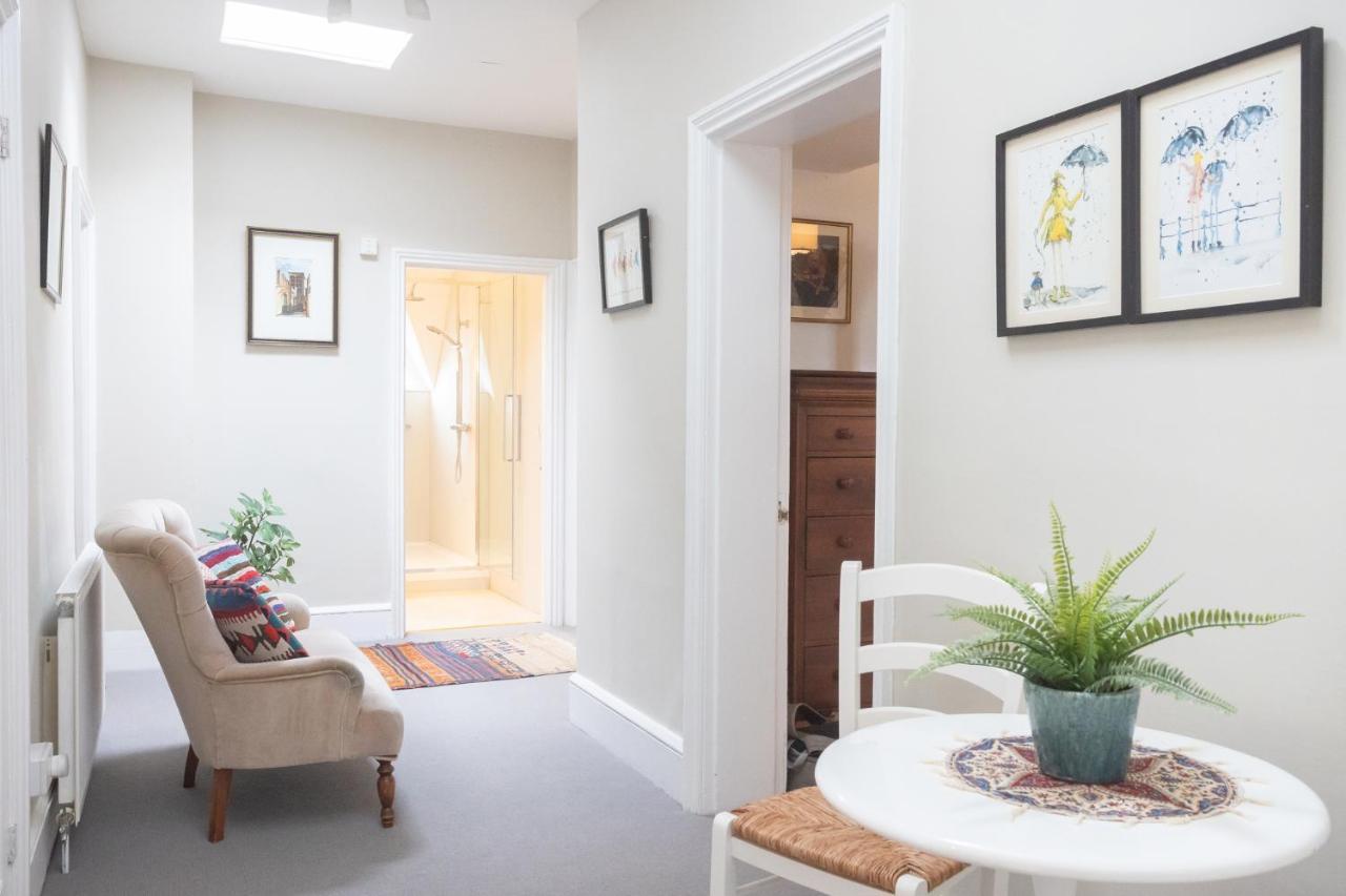 شقة Spacious 3Br Victorian Cheltenham Loft Flat In Cotswolds - Free Parking المظهر الخارجي الصورة