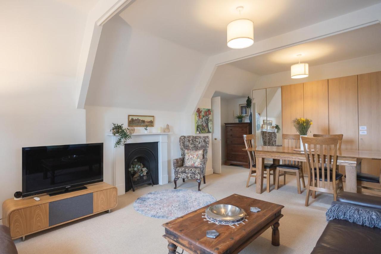 شقة Spacious 3Br Victorian Cheltenham Loft Flat In Cotswolds - Free Parking المظهر الخارجي الصورة